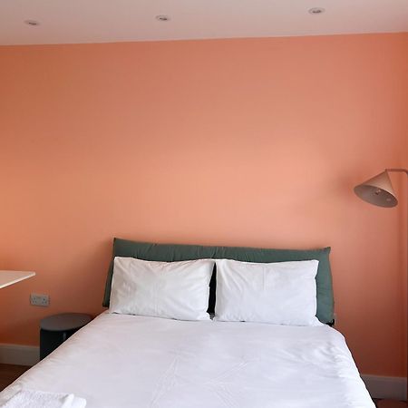 Zozy Clitterhouse Hotell London Eksteriør bilde